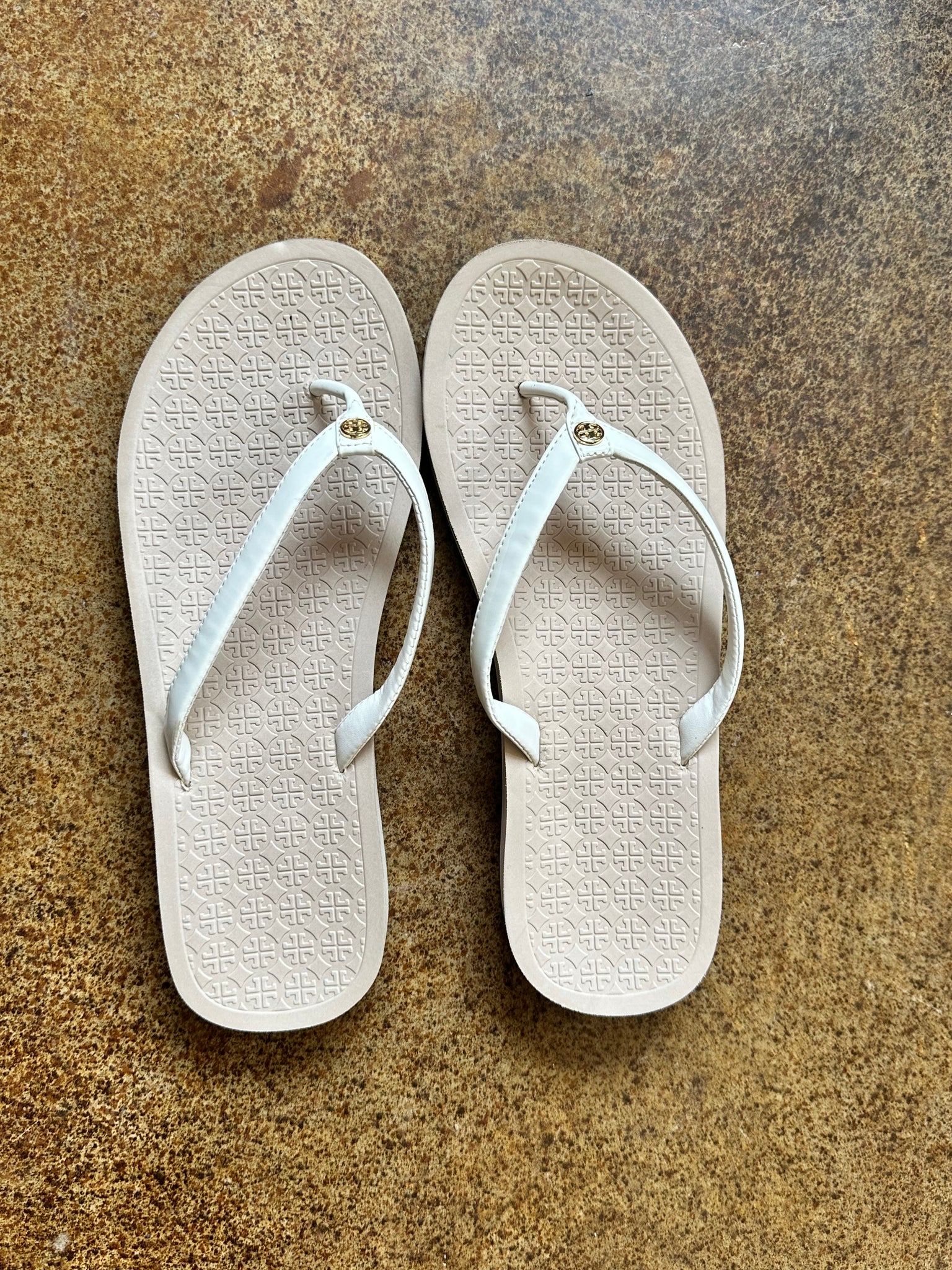 Size 11 TB Flip Flops