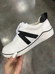 Malta Black and White Sneakers